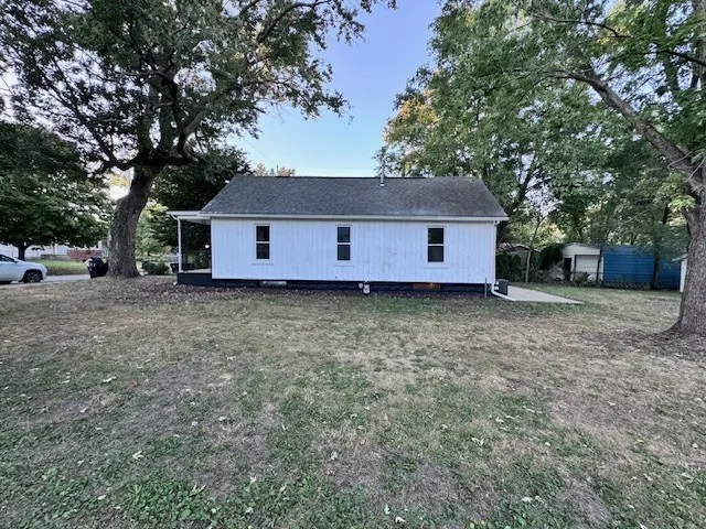 807 N Morris Avenue IL