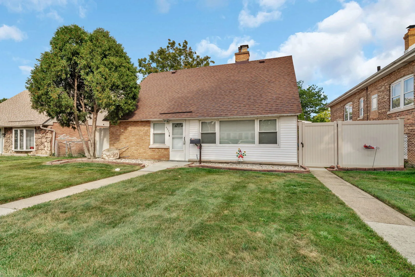 4239 Custer Avenue IL