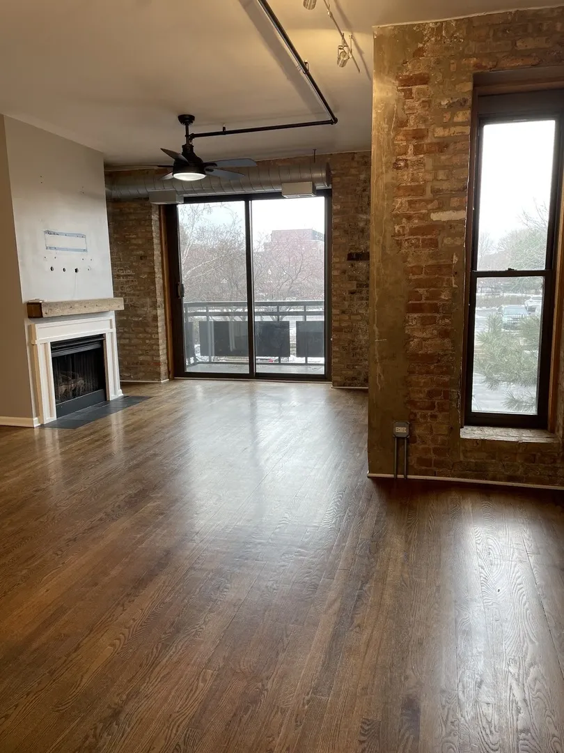 1735 W Diversey Parkway 205 IL