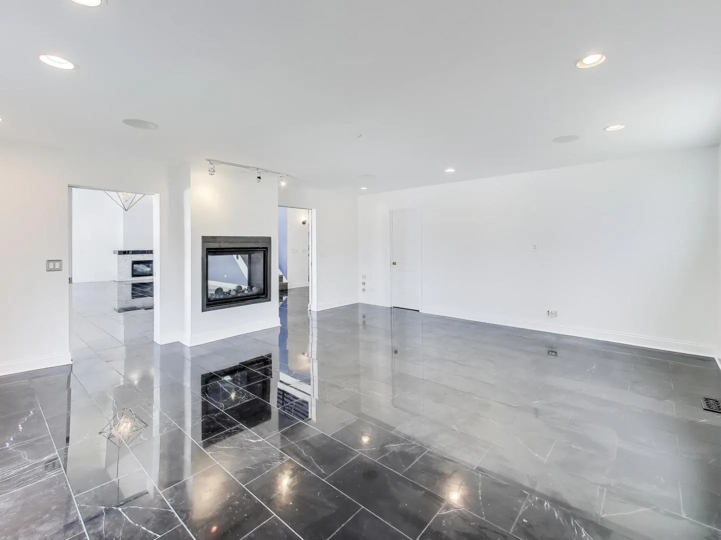 23W160 Woodcroft Drive IL