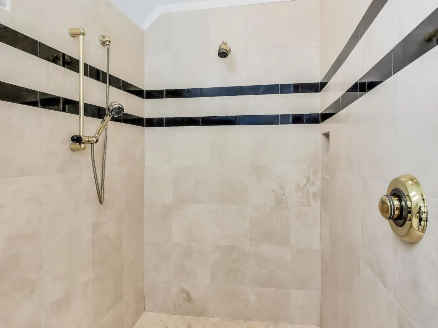23W160 Woodcroft Drive IL