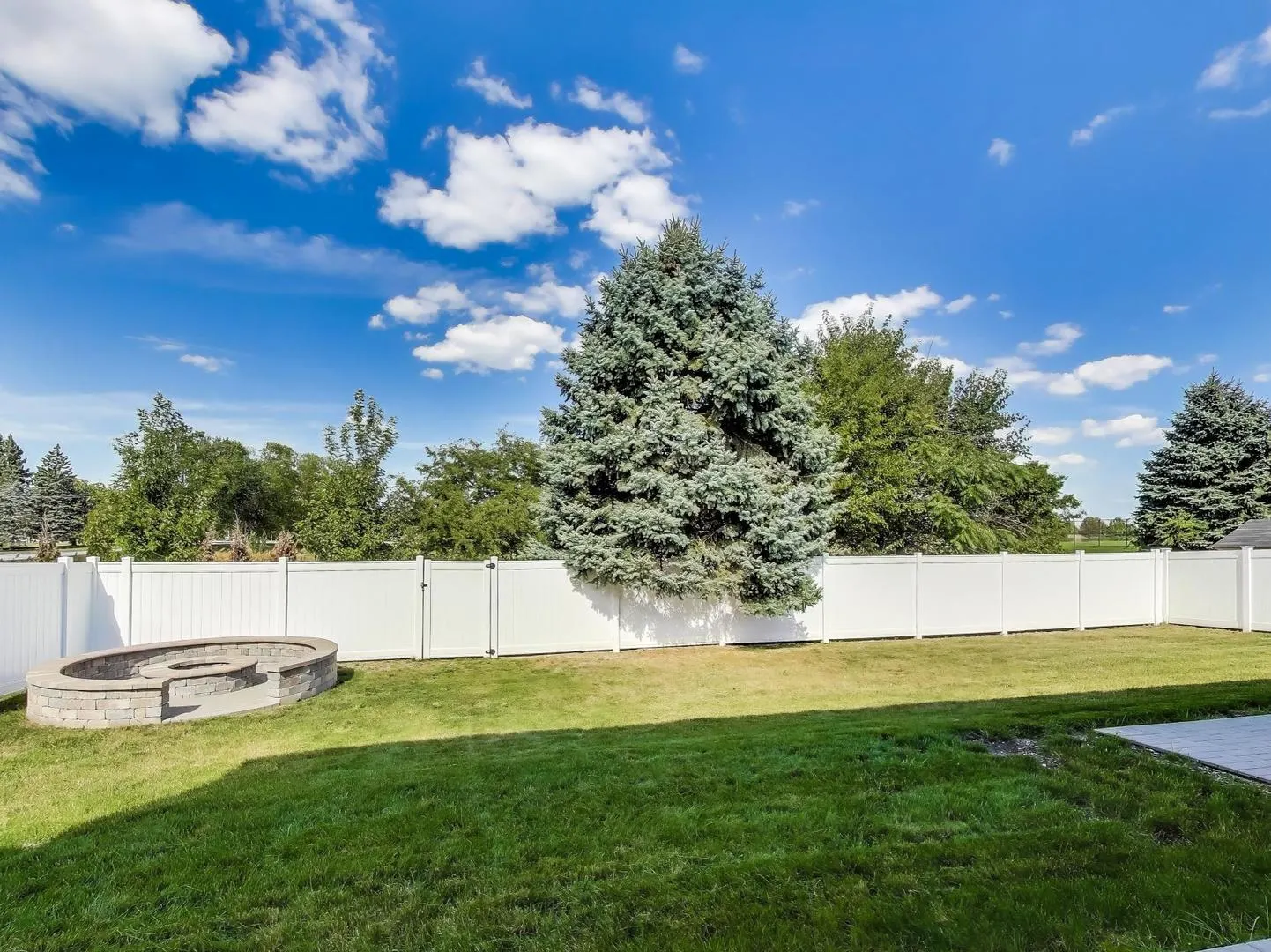23W160 Woodcroft Drive IL