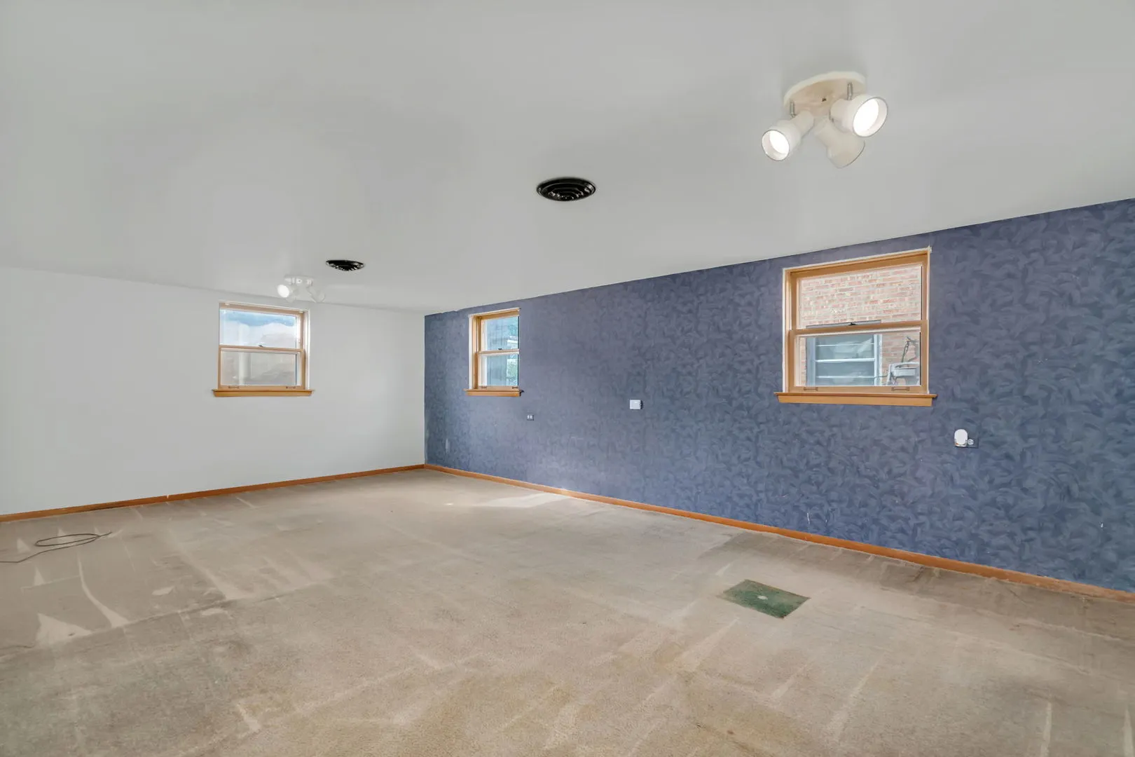 8844 S Francisco Avenue IL