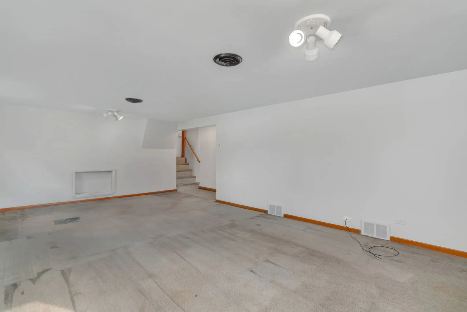 8844 S Francisco Avenue IL