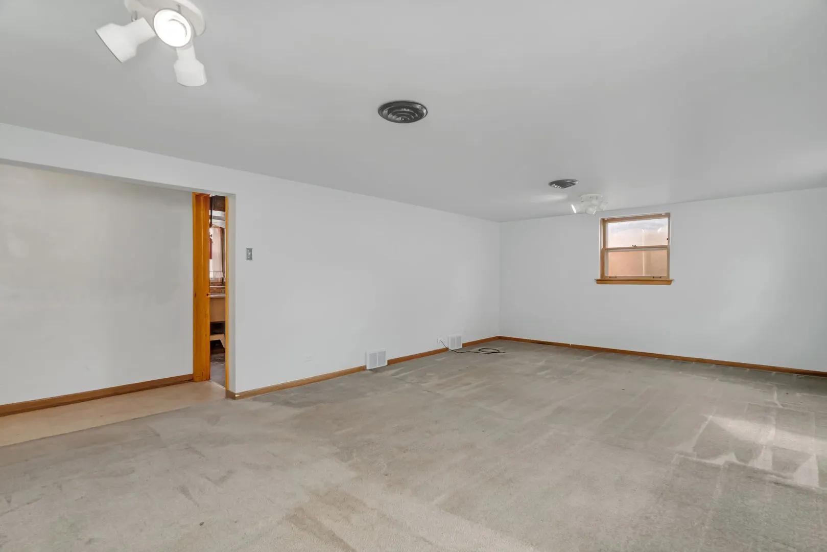8844 S Francisco Avenue IL