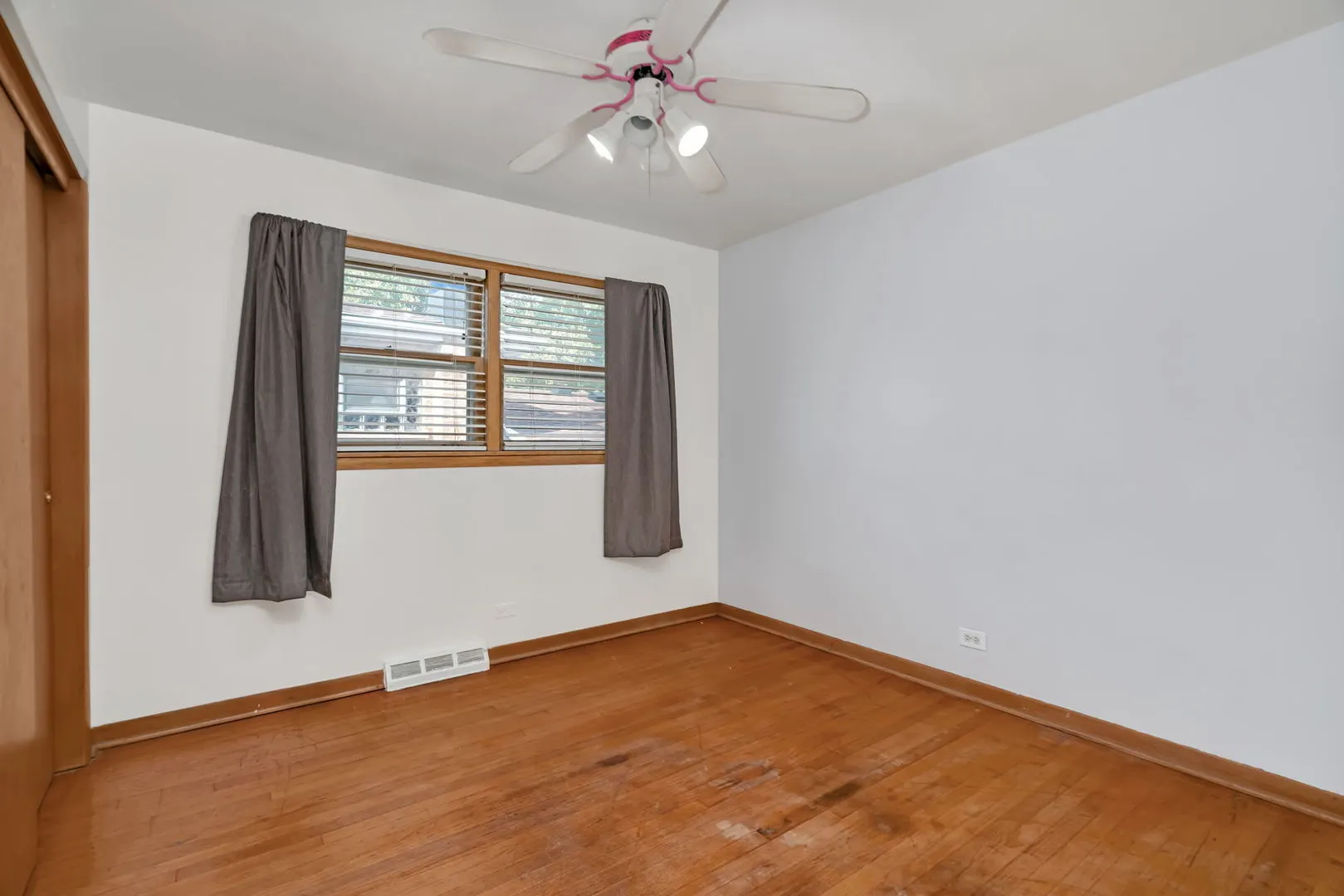 8844 S Francisco Avenue IL