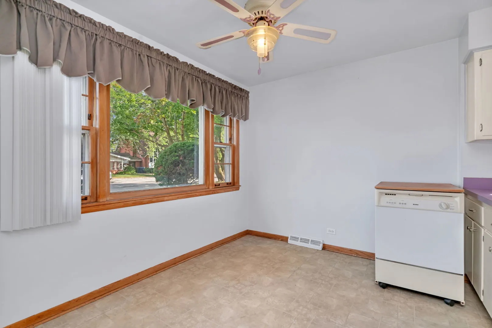 8844 S Francisco Avenue IL