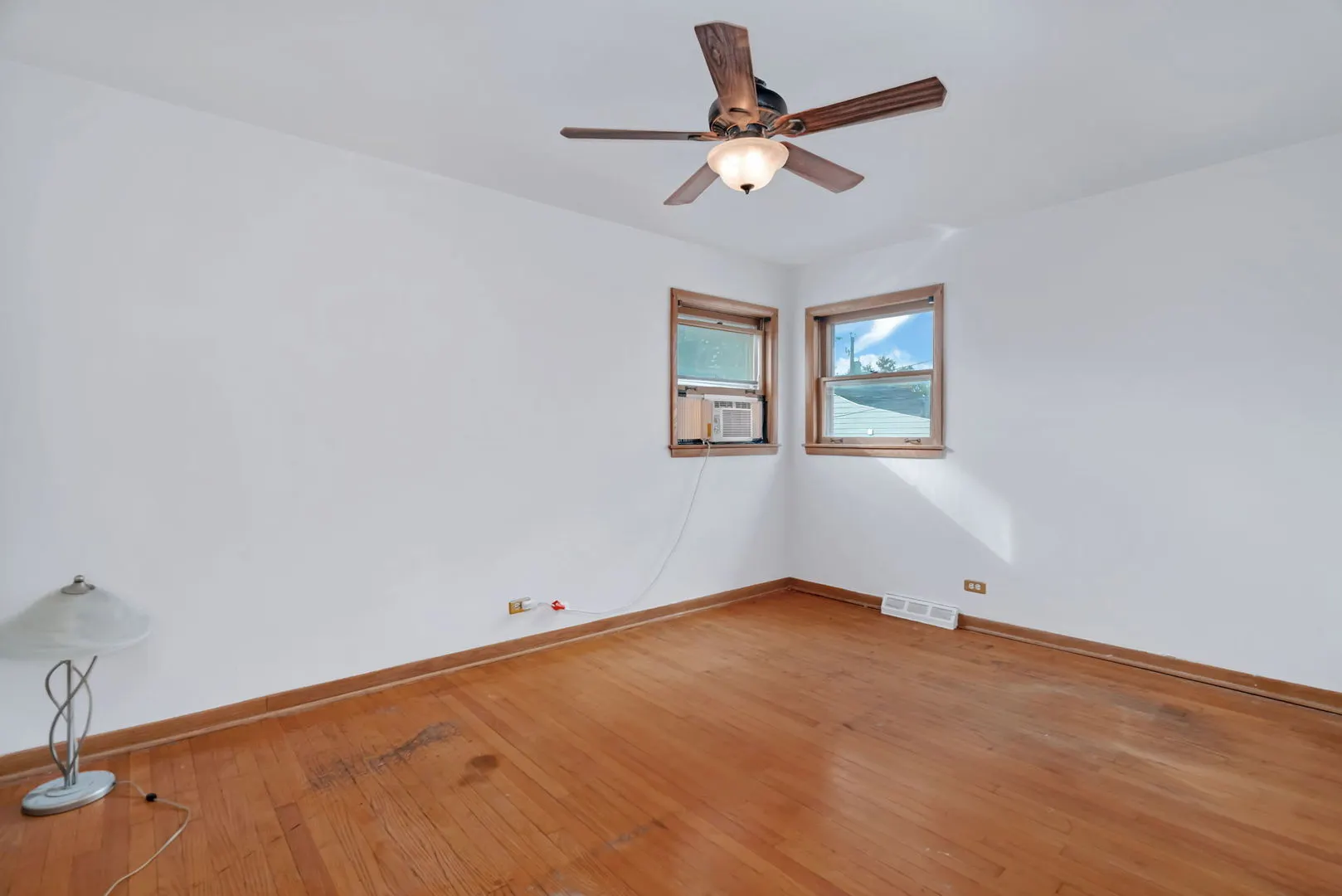 8844 S Francisco Avenue IL
