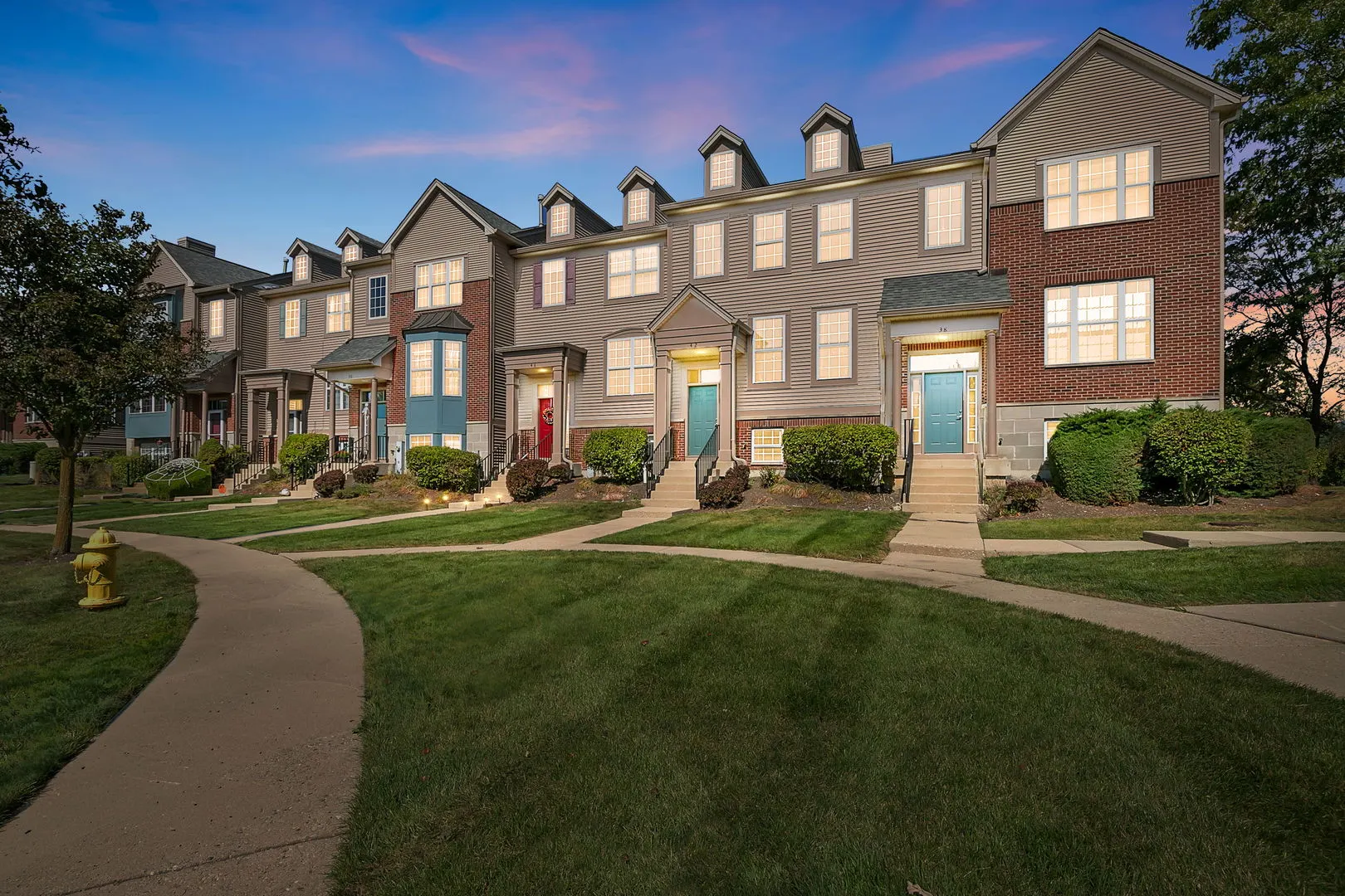 42 village station Lane IL