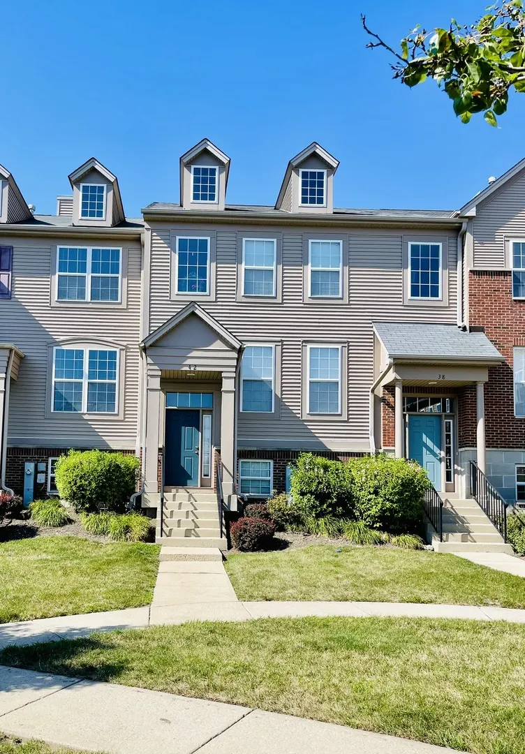 42 village station Lane IL