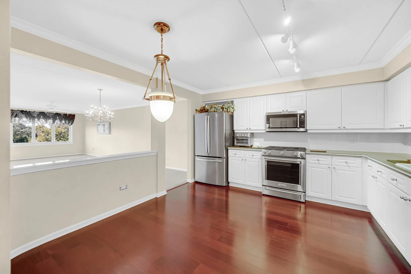 730 Creekside Drive 405C IL
