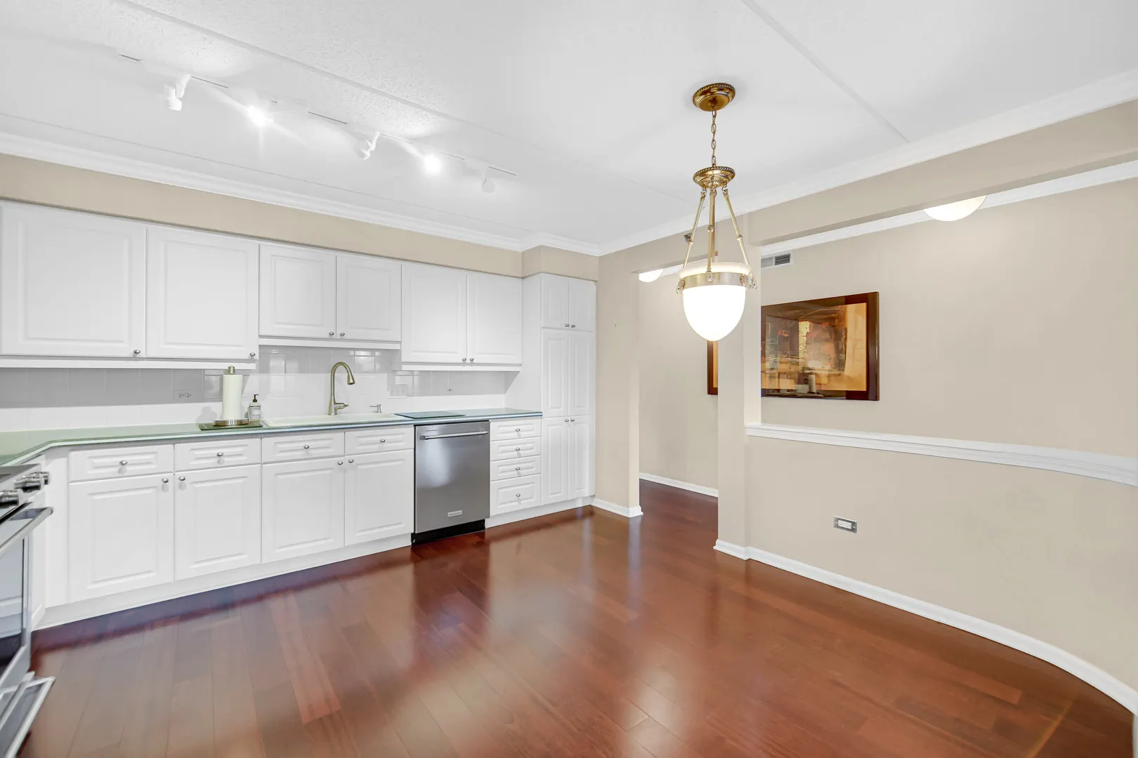 730 Creekside Drive 405C IL