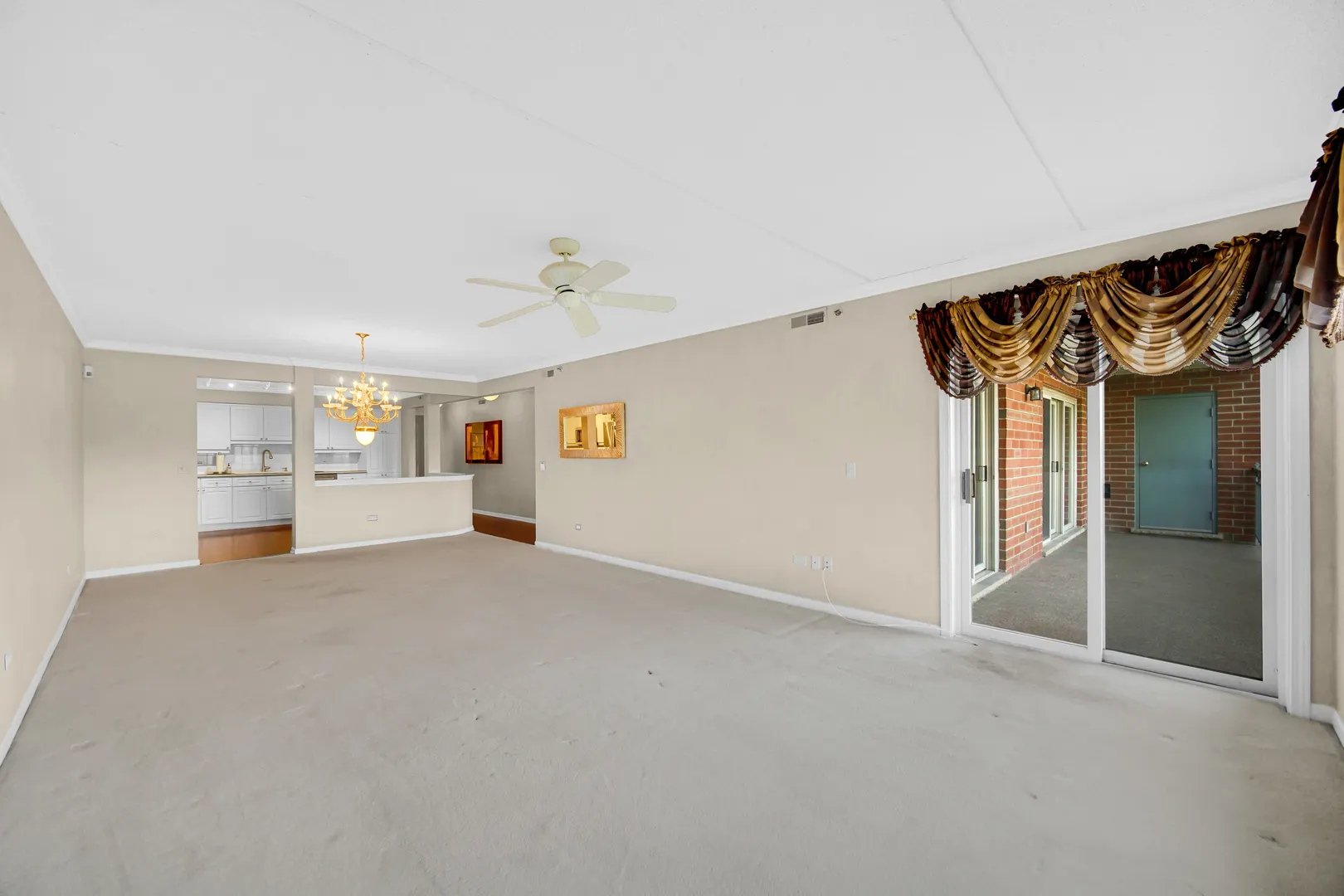 730 Creekside Drive 405C IL