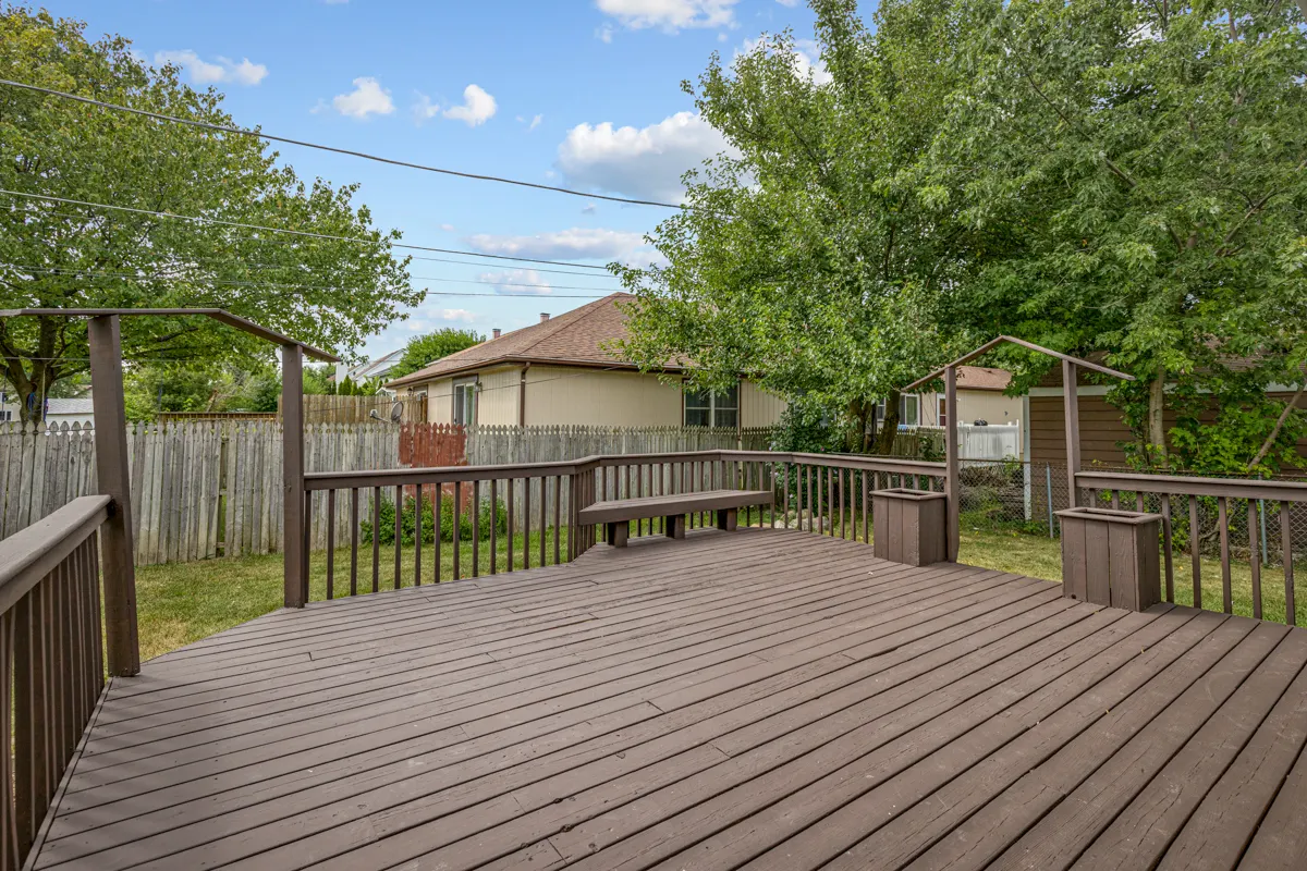 7170 East Avenue IL