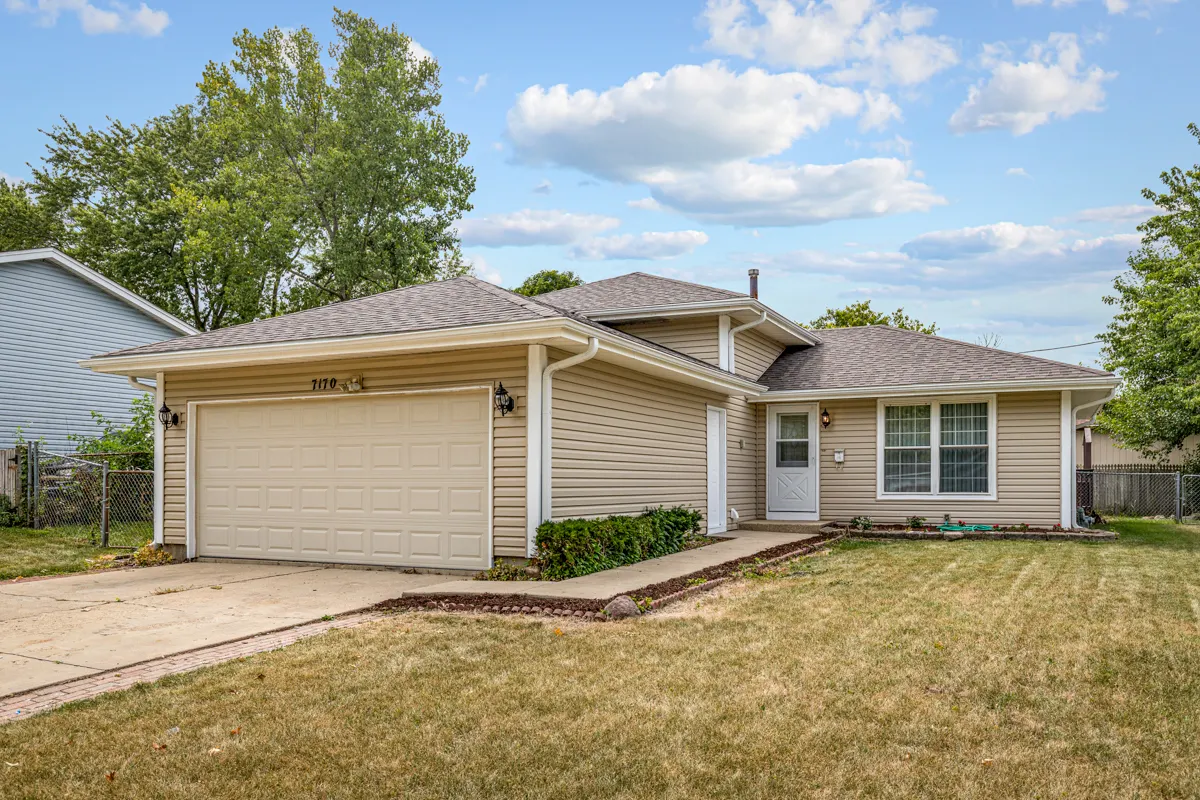 7170 East Avenue IL