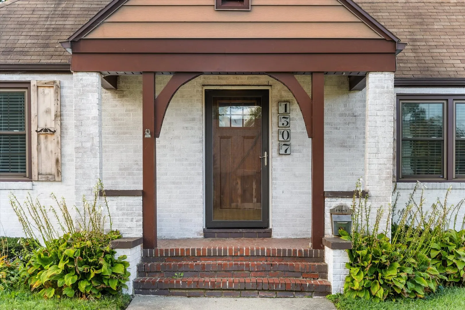 1307 E Hickory Street IL