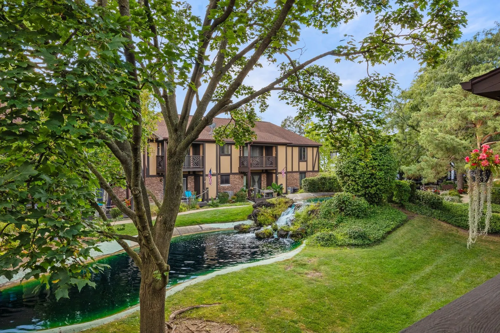 890 Sheldon Court C IL