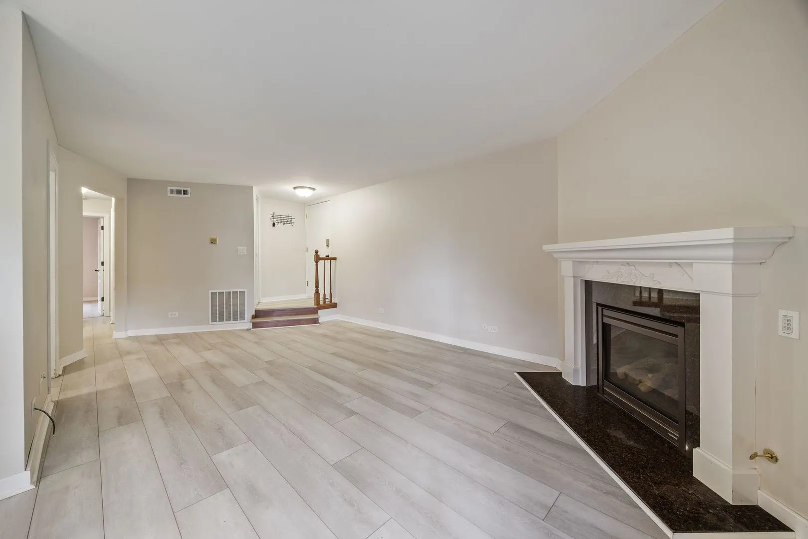 890 Sheldon Court C IL