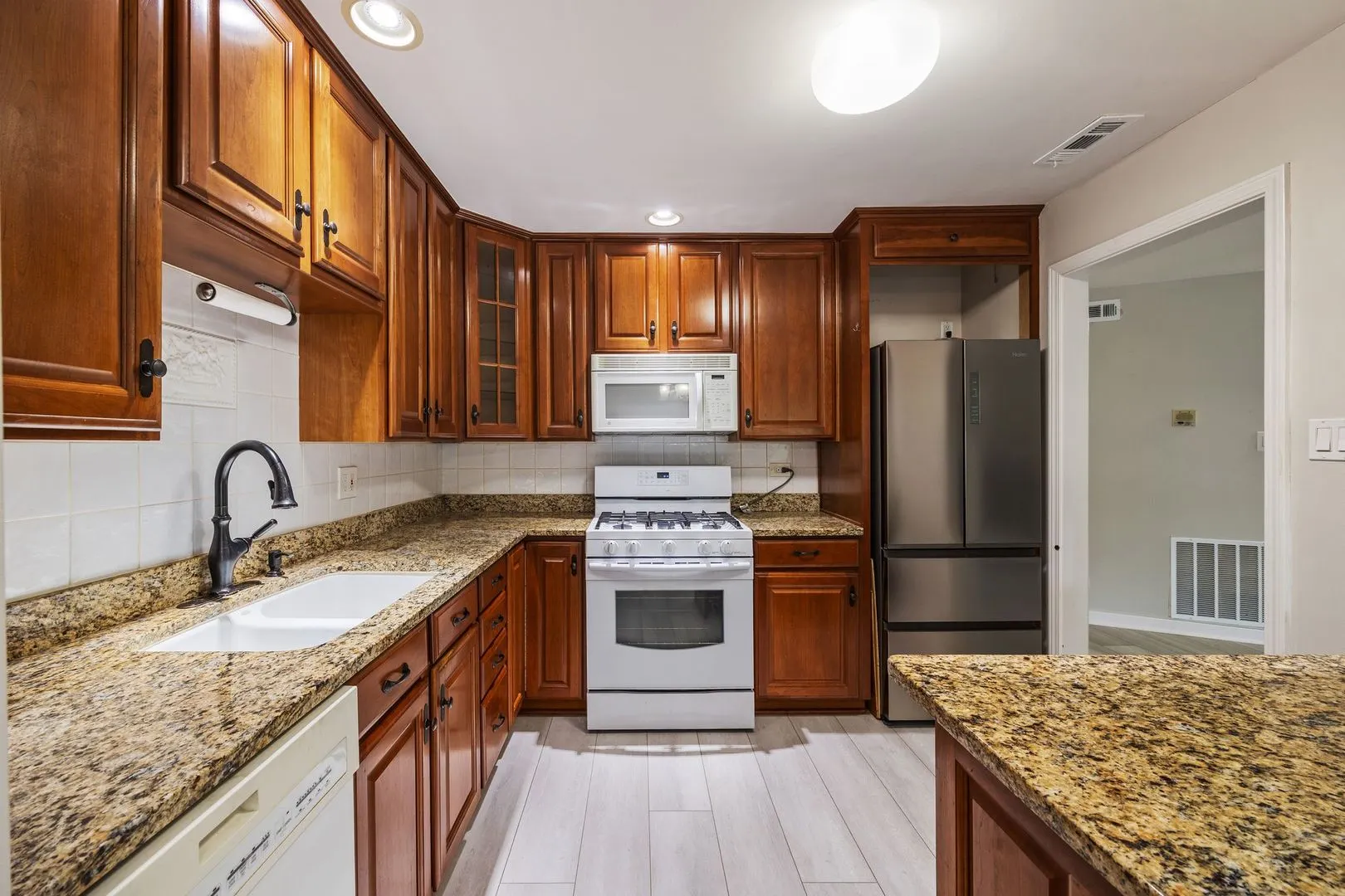 890 Sheldon Court C IL
