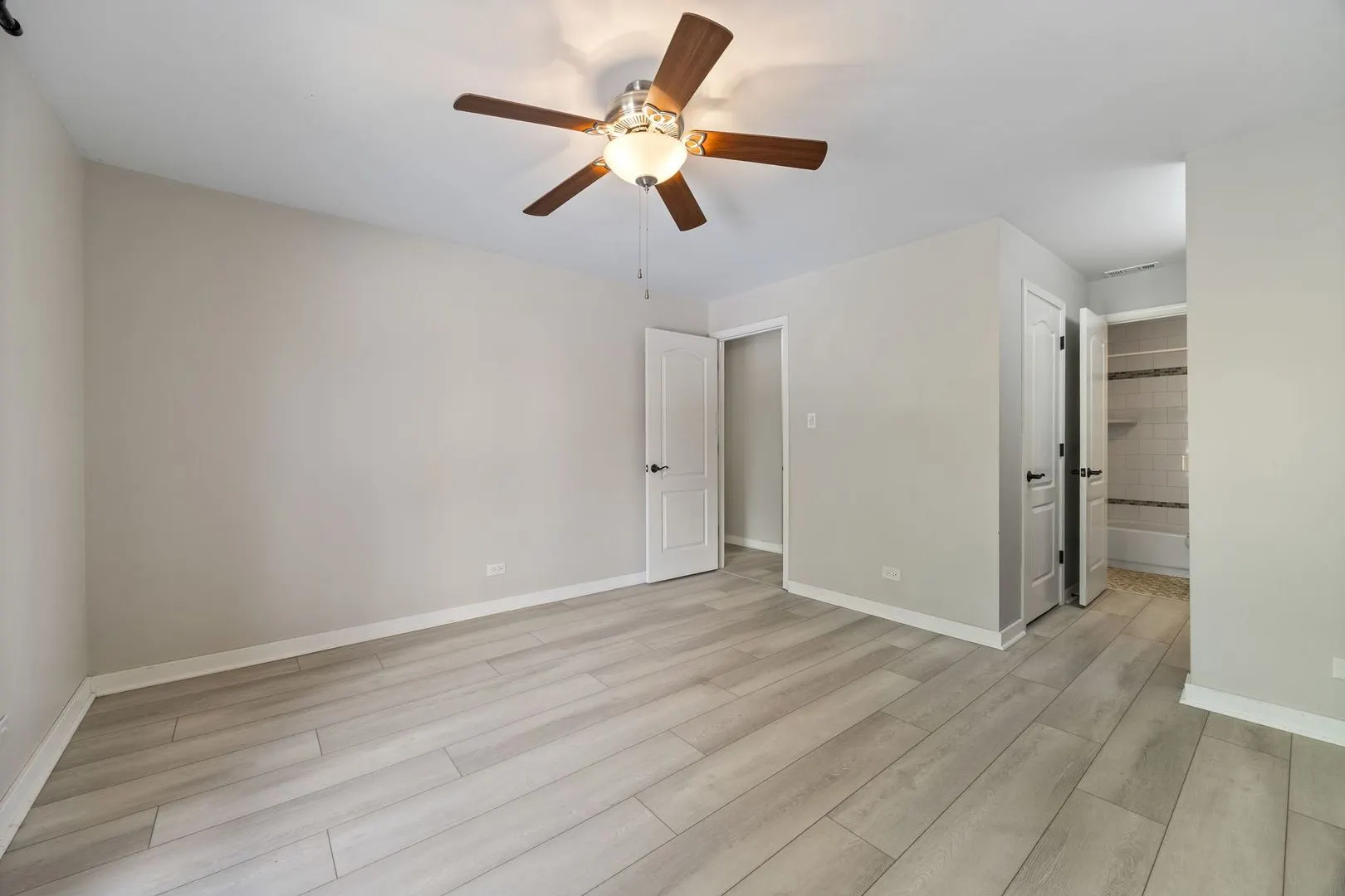 890 Sheldon Court C IL
