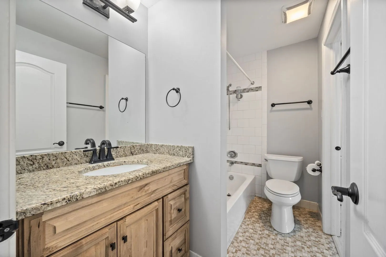 890 Sheldon Court C IL