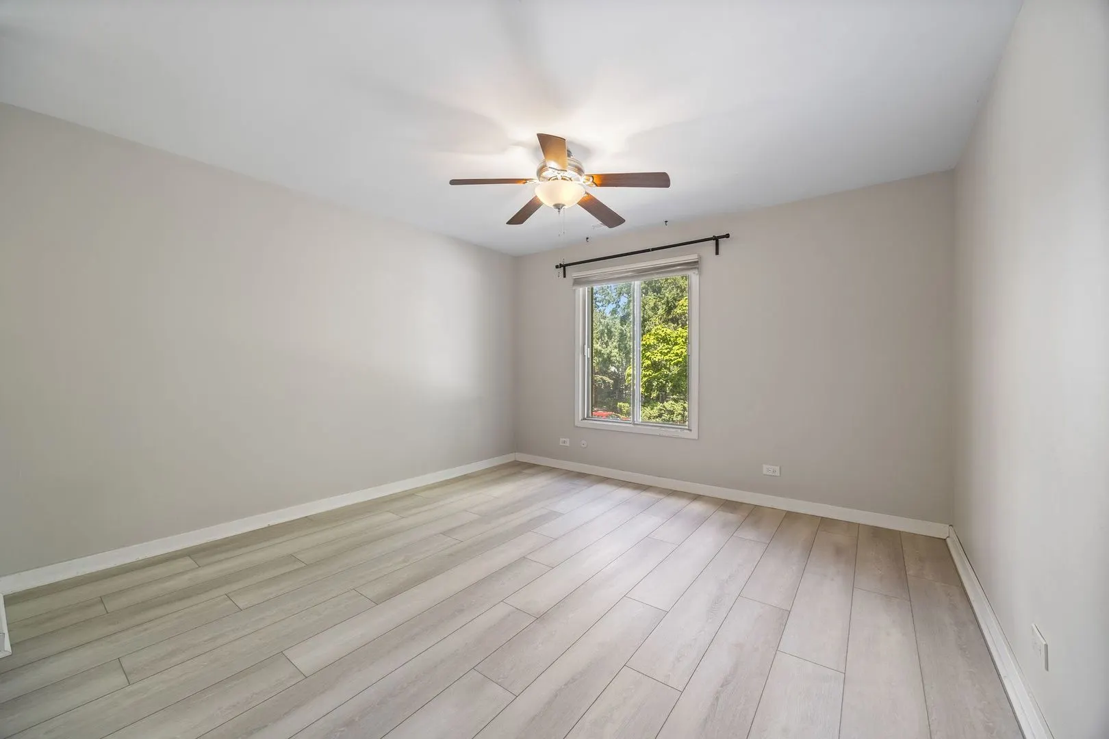 890 Sheldon Court C IL