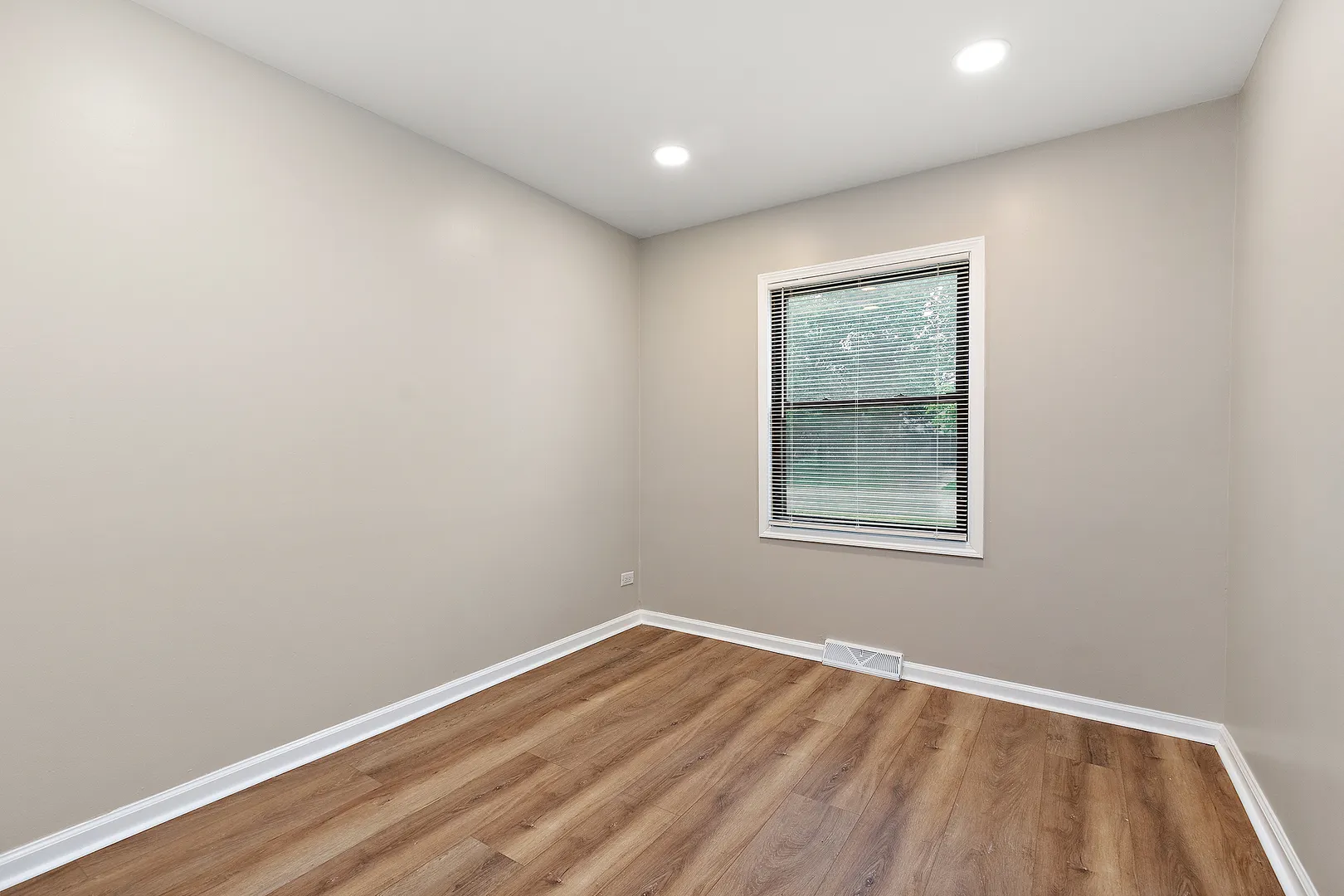 15060 Hale Drive IL