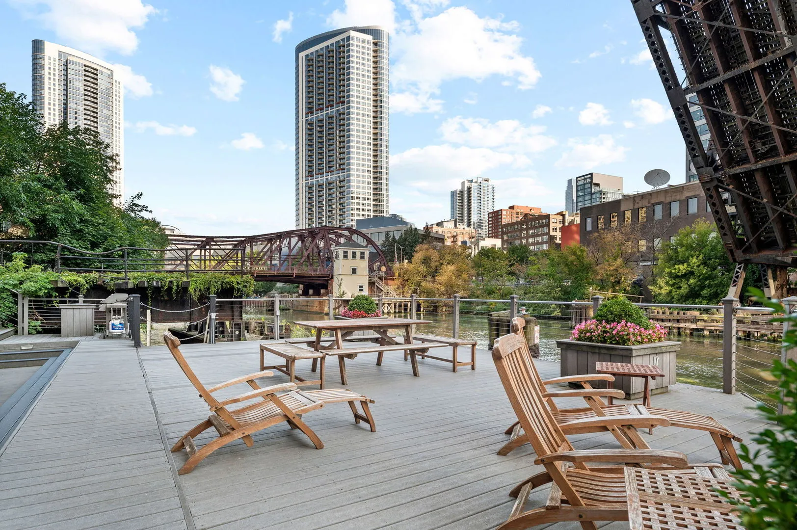345 N Canal Street 1003 IL
