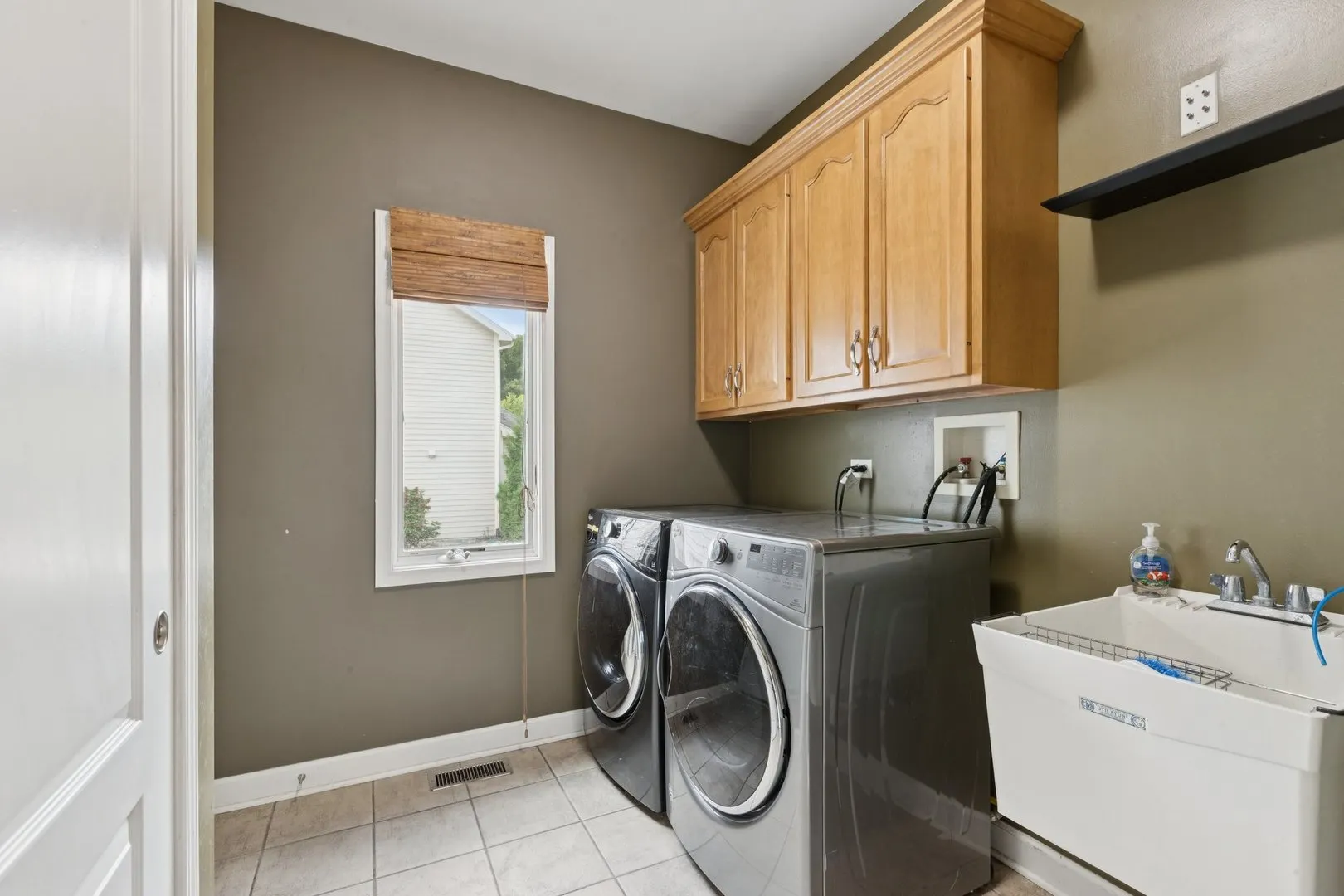 841 Black Walnut Drive IL