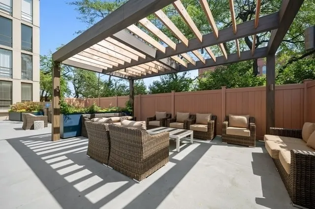 1660 N LaSalle Drive 3010 IL