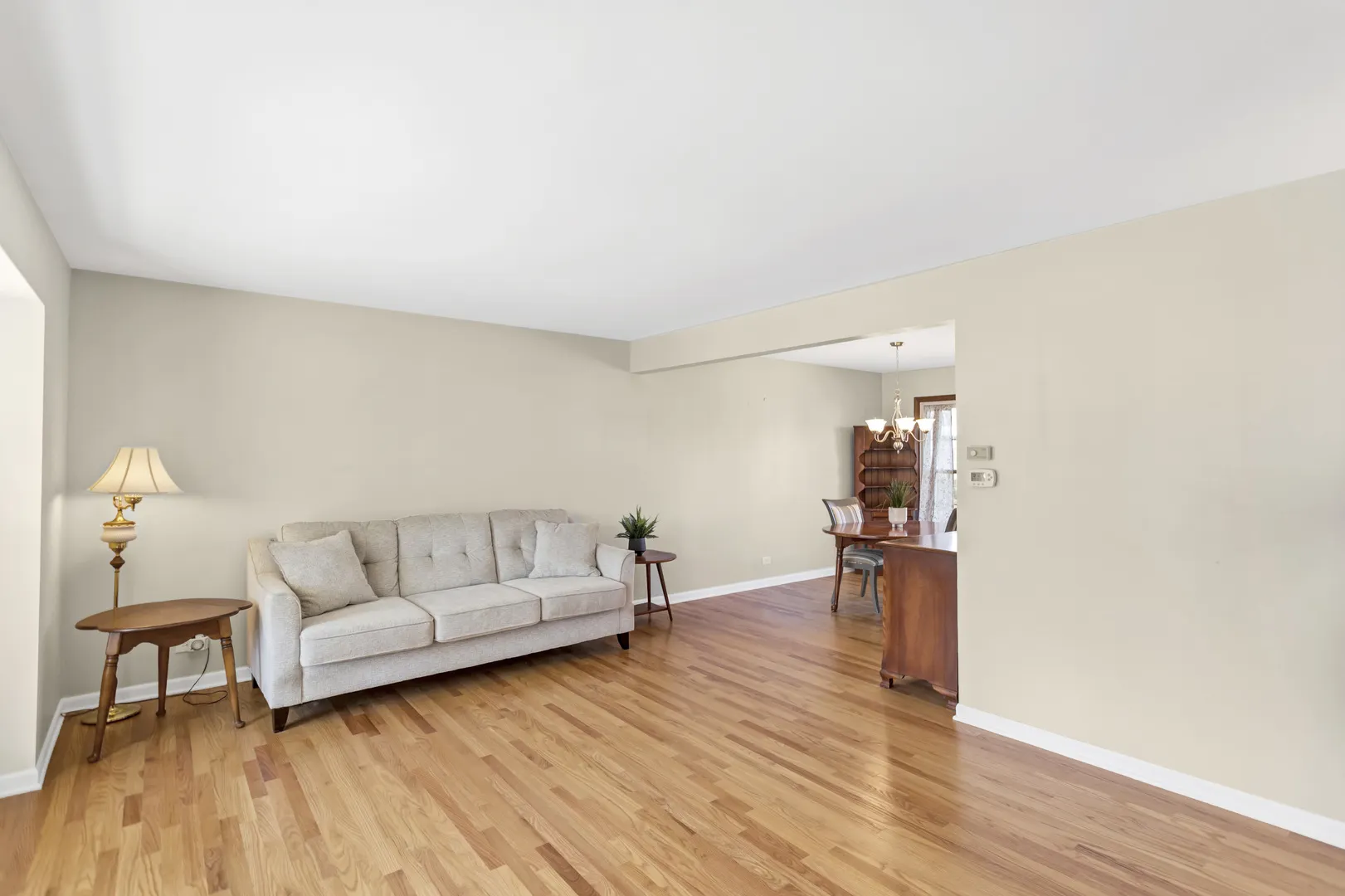 915 N Saratoga Drive IL