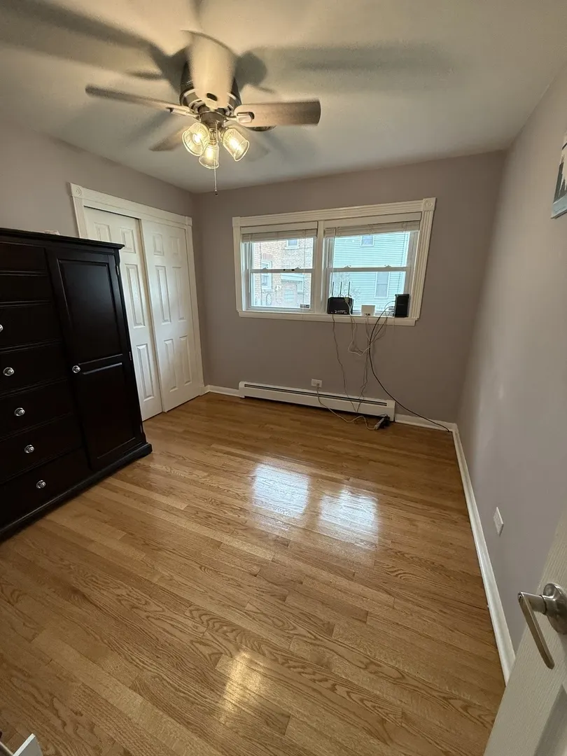 9204 S Sacramento Avenue IL