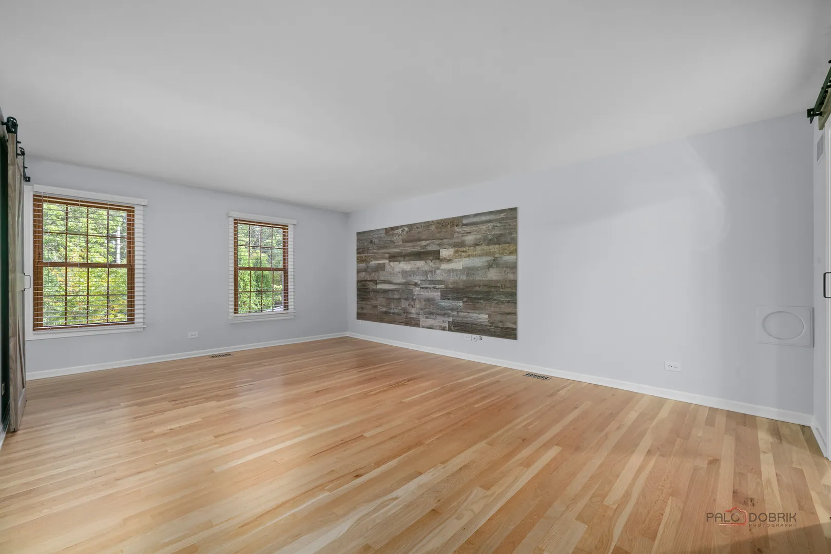555 W Everett Road IL
