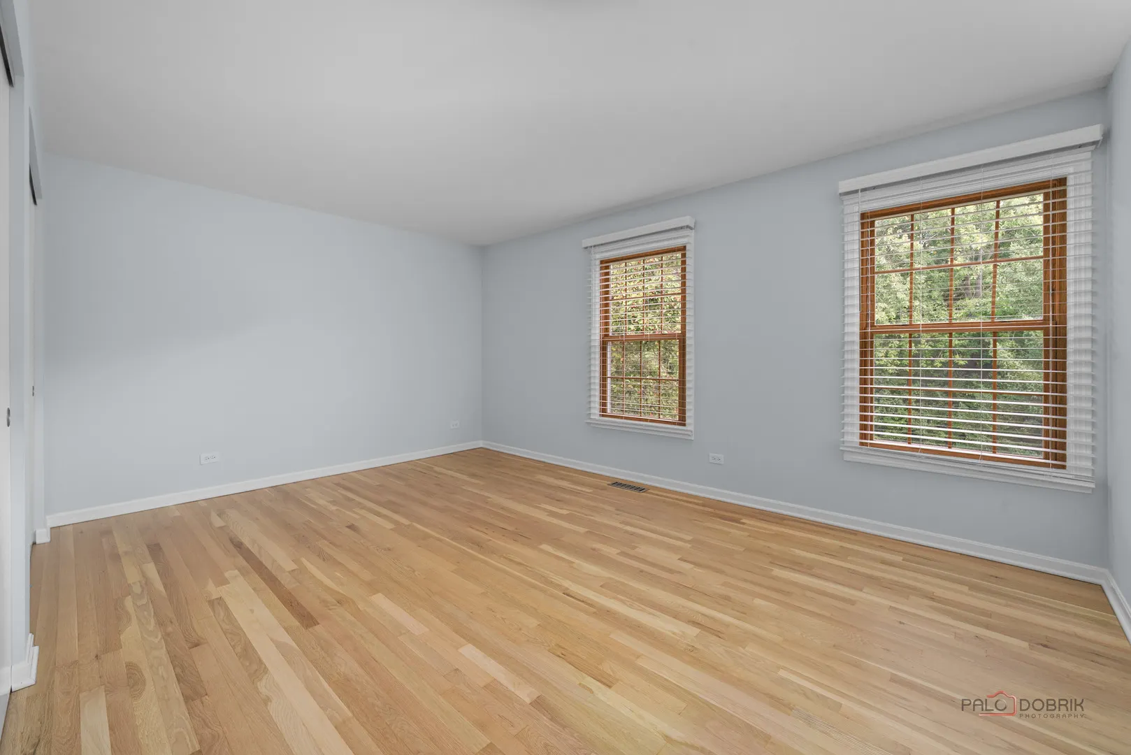 555 W Everett Road IL