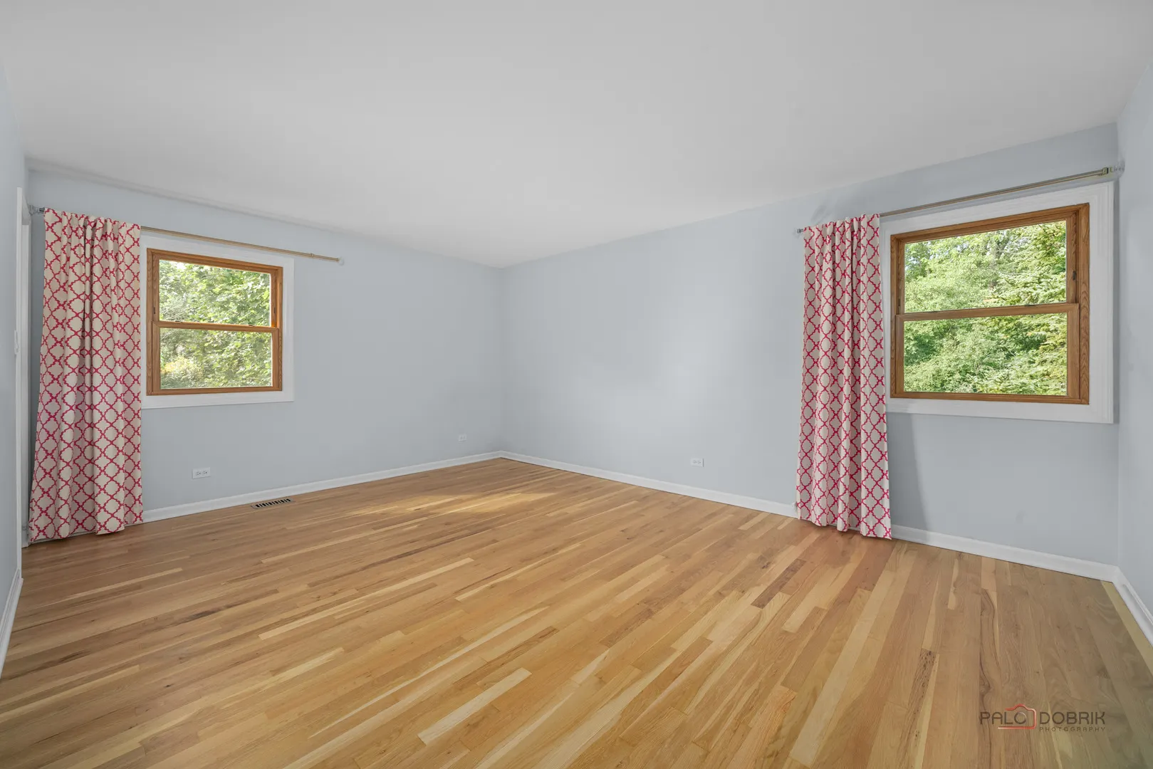 555 W Everett Road IL