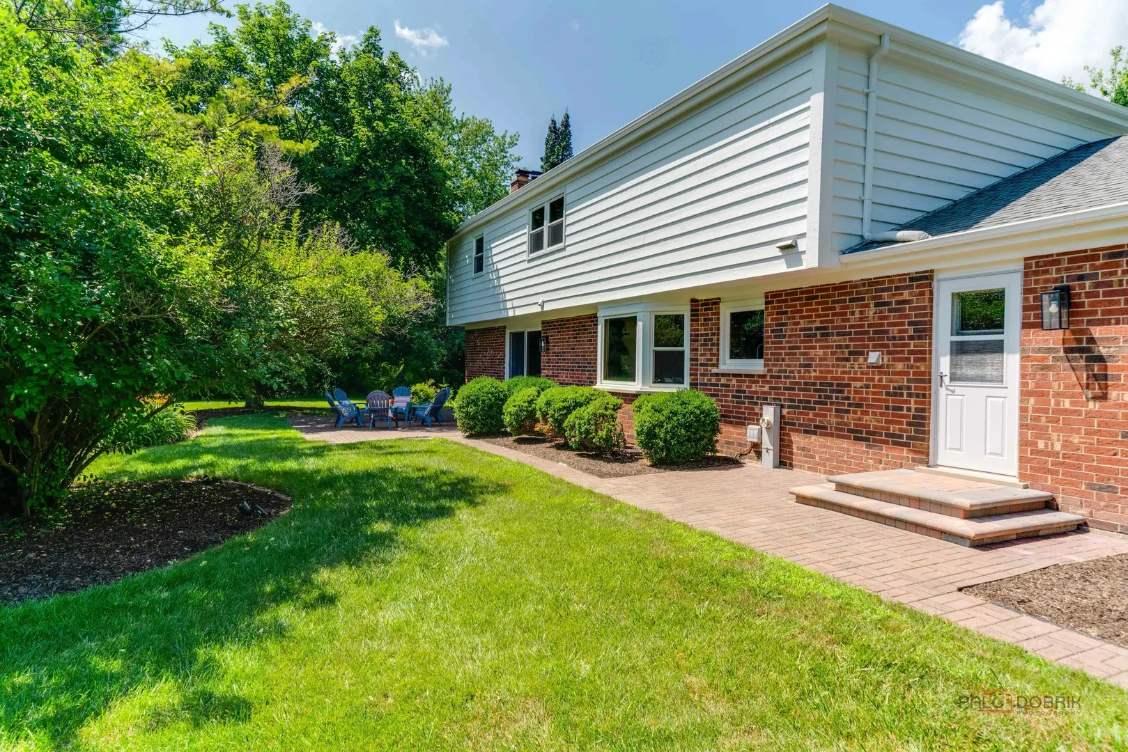 555 W Everett Road IL