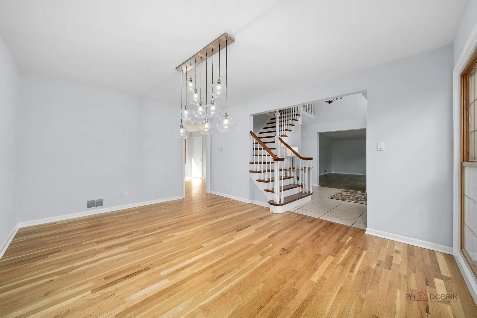 555 W Everett Road IL