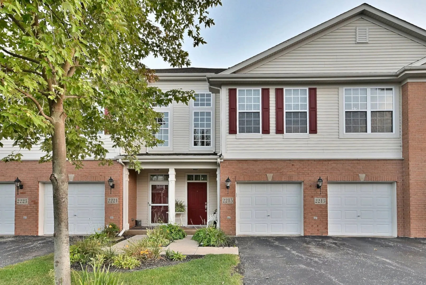 2215 CONCORD Drive 2215 IL
