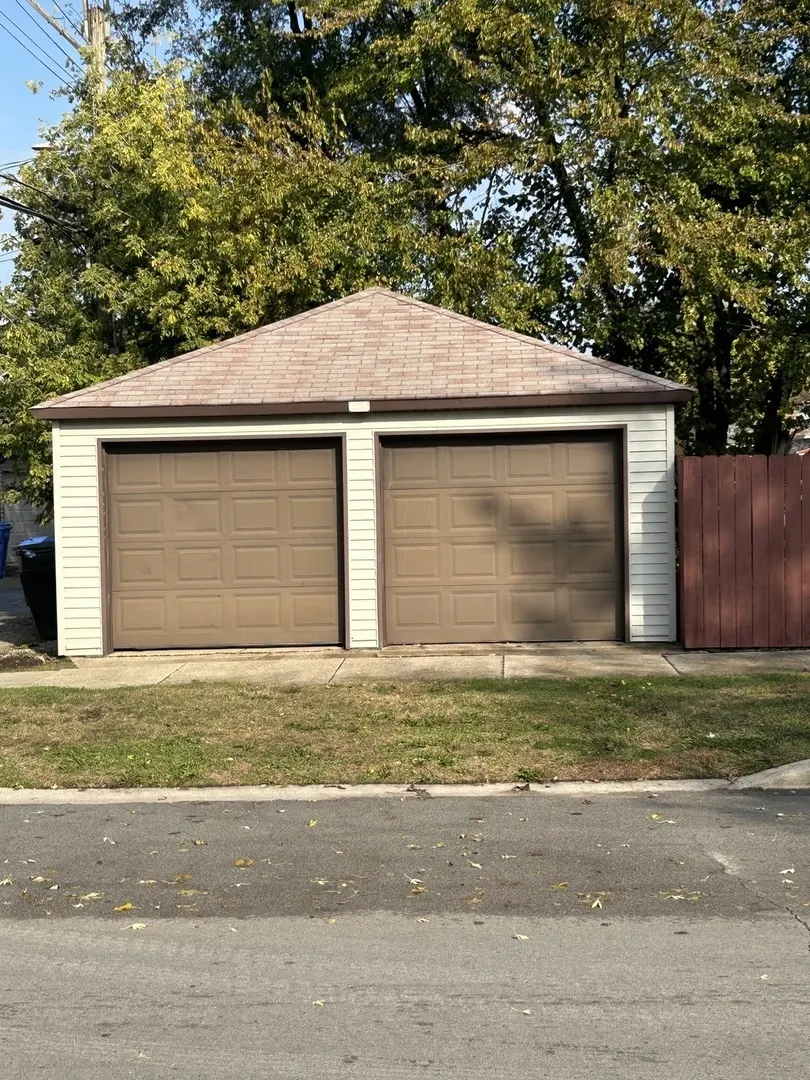 8458 S Vernon Avenue IL