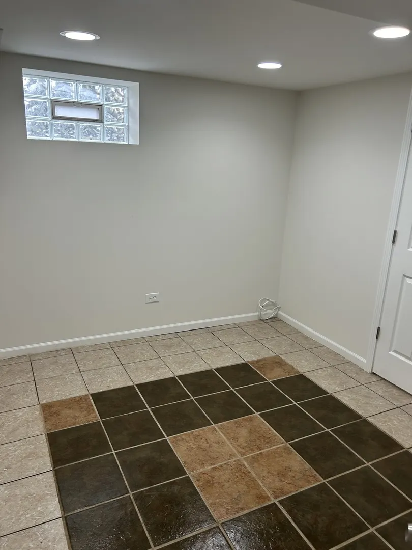 8458 S Vernon Avenue IL