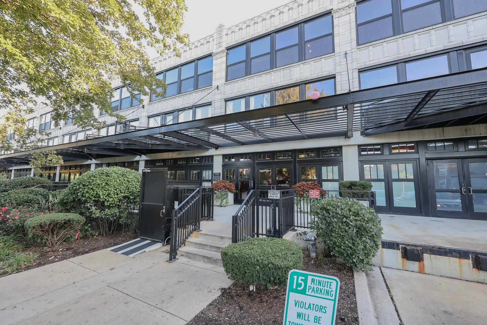 1033 W 14th Place 241 IL