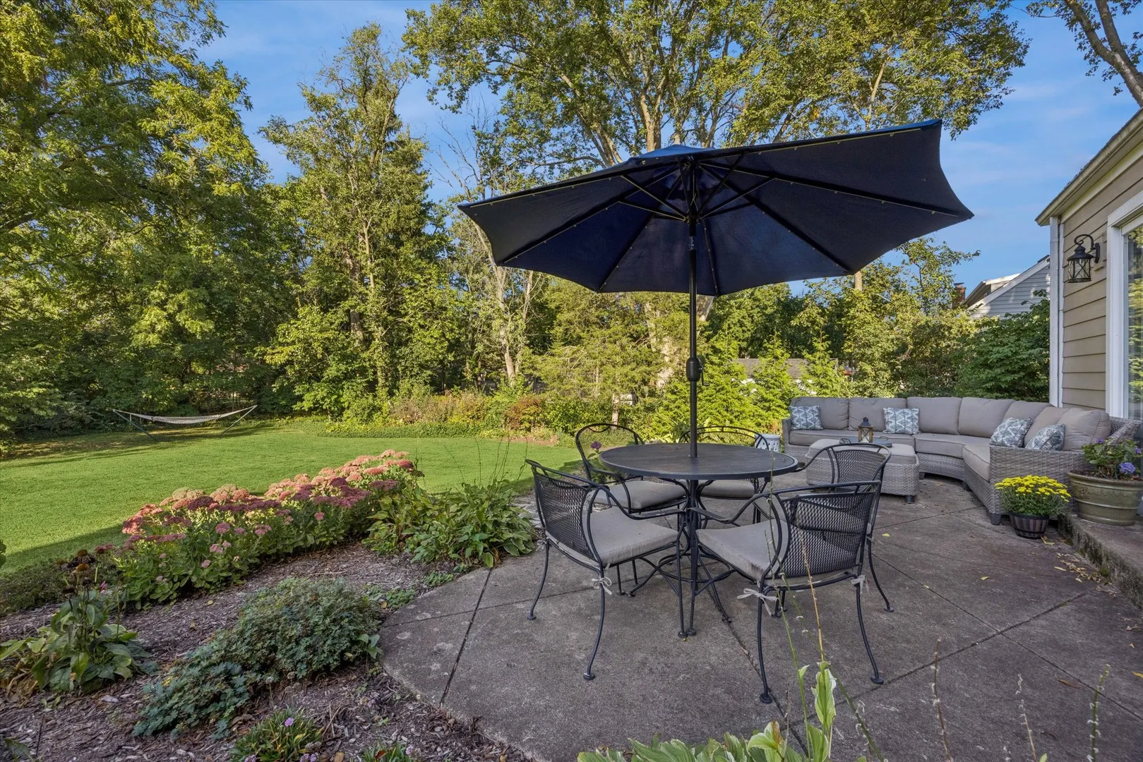 1709 E Thomas Road IL