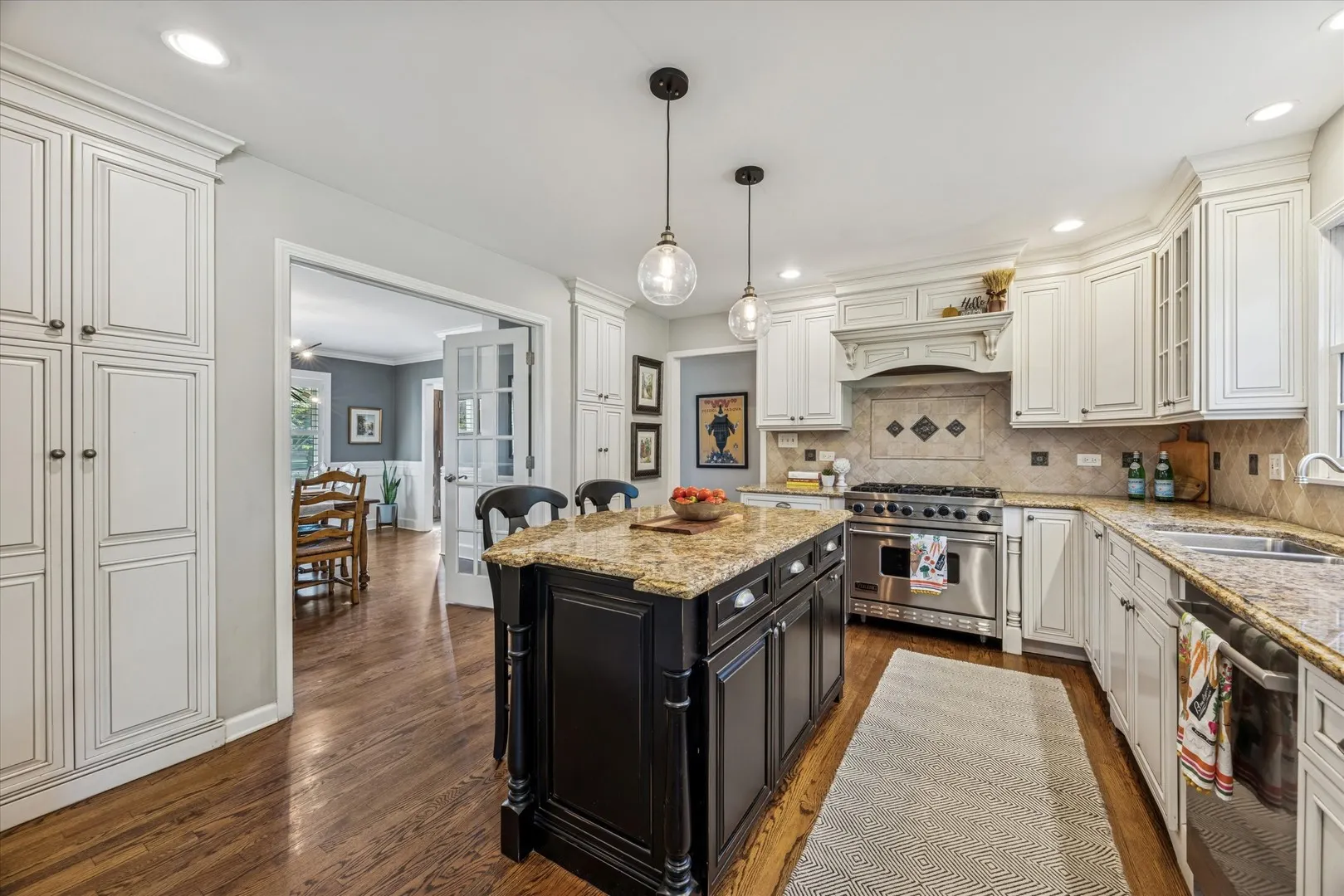 1709 E Thomas Road IL
