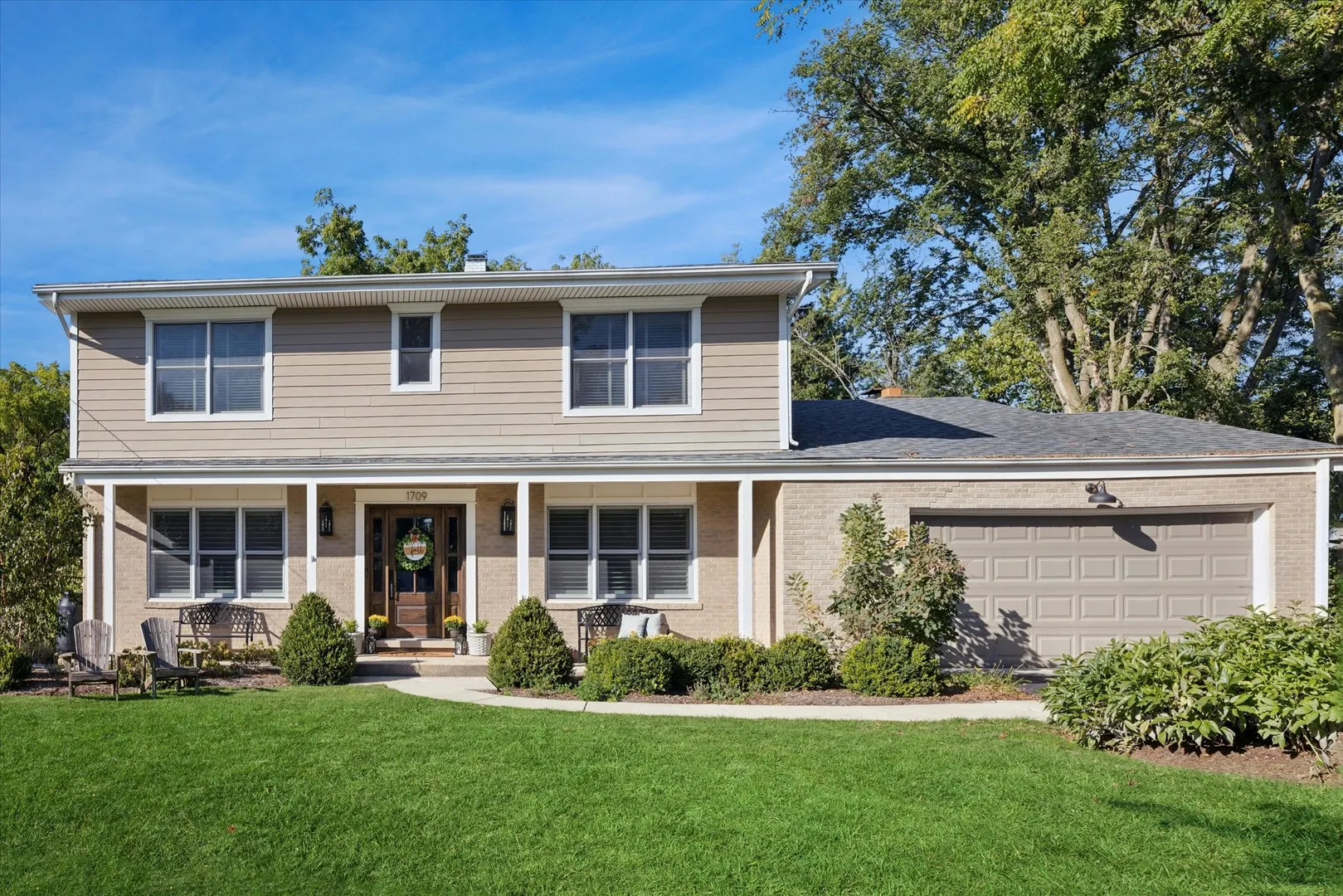 1709 E Thomas Road IL