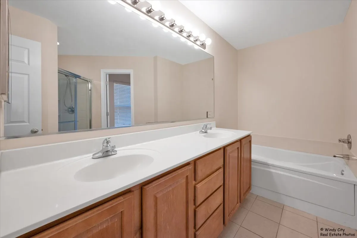 1848 N Crenshaw Circle 1848 IL