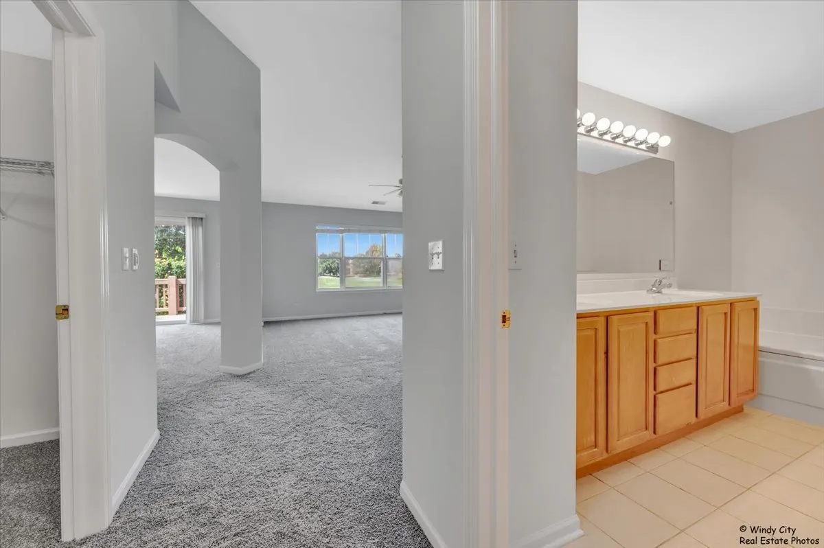 1848 N Crenshaw Circle 1848 IL