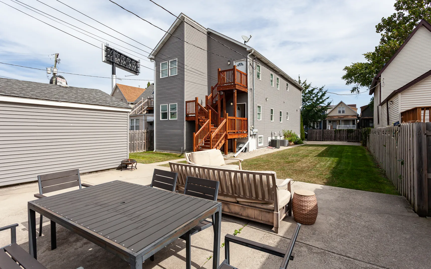 3138 N Sawyer Avenue 1 IL