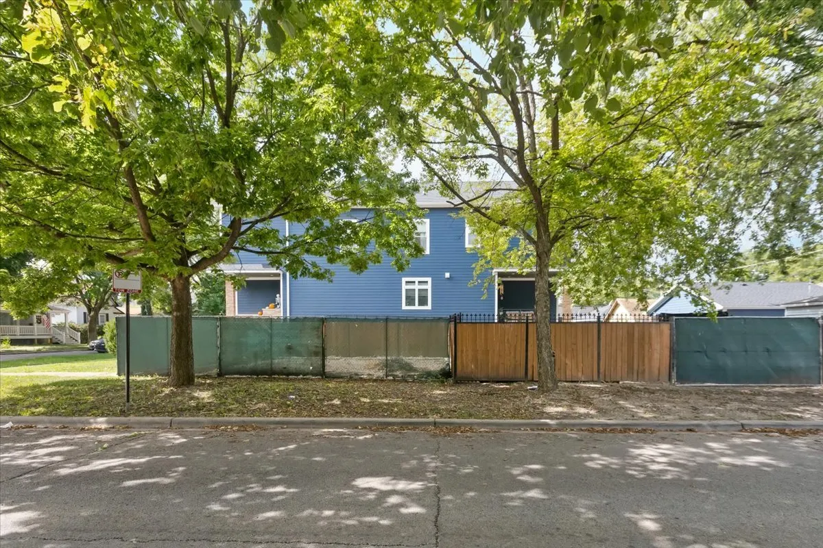 5000 W Argyle Street IL