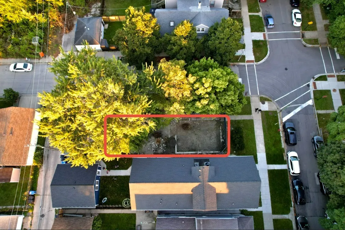 5000 W Argyle Street IL