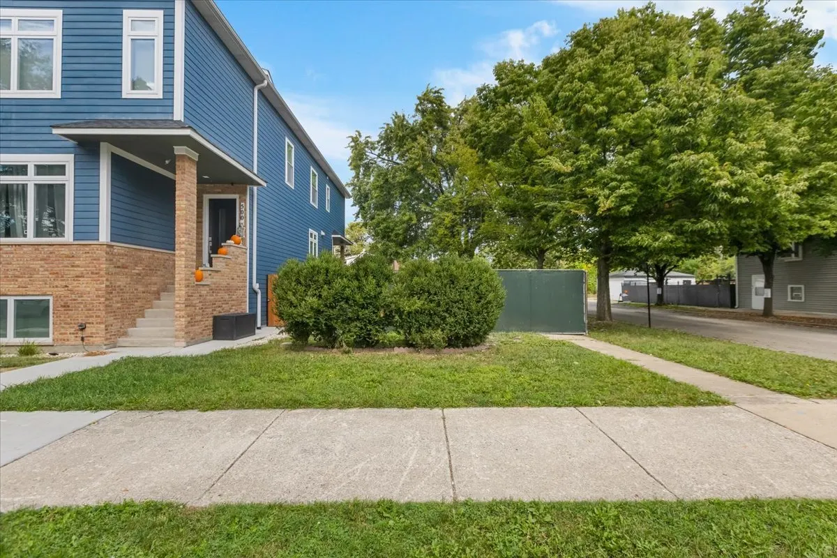 5000 W Argyle Street IL